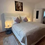 Modernes Design-apartment In Nahe Altstadt Lejlighed