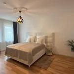 Modernes Design-apartment In Nahe Altstadt Lejlighed