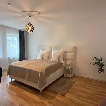 Modernes Design-apartment In Nahe Altstadt Lejlighed