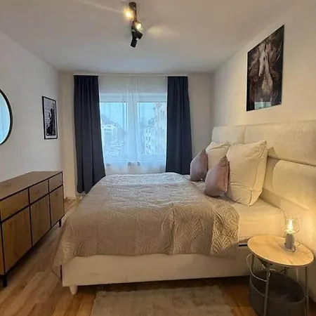 Modernes Design-apartment In Nahe Altstadt *