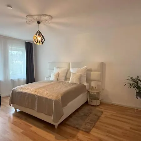 Modernes Design-apartment In Nahe Altstadt Lejlighed